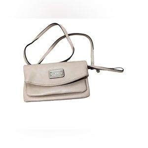 Nine West wristlet with detachable crossbody strap